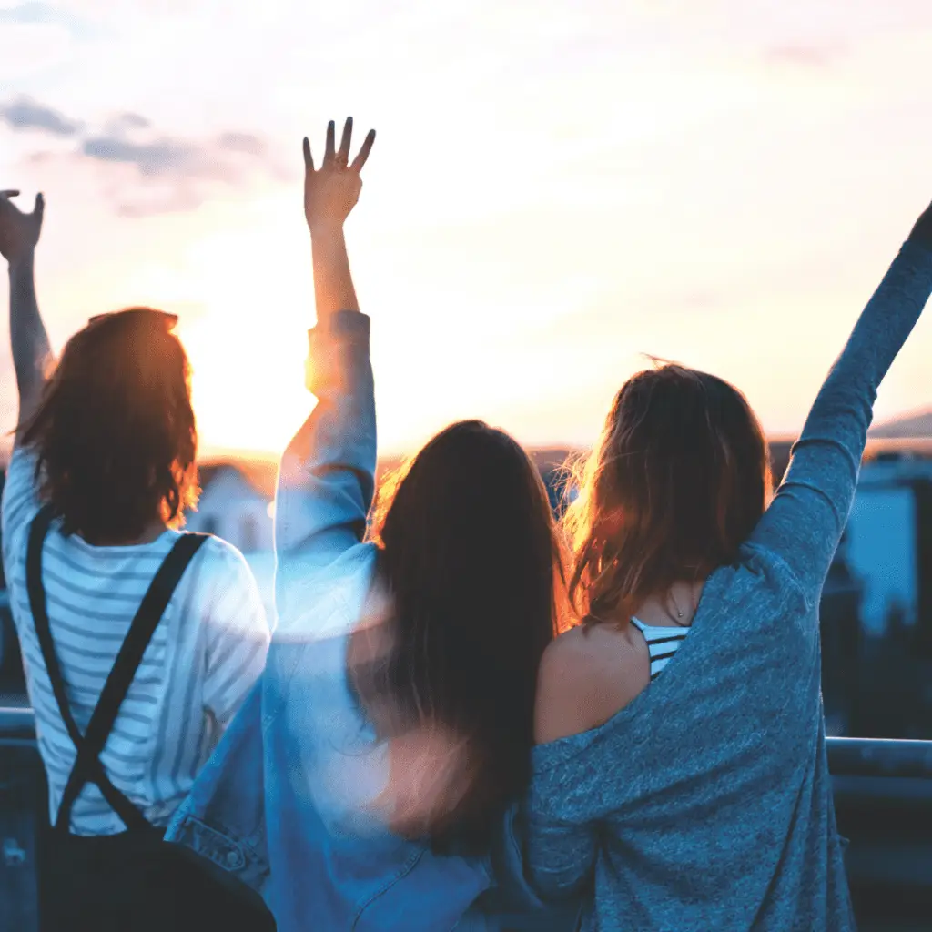 Women_Waving